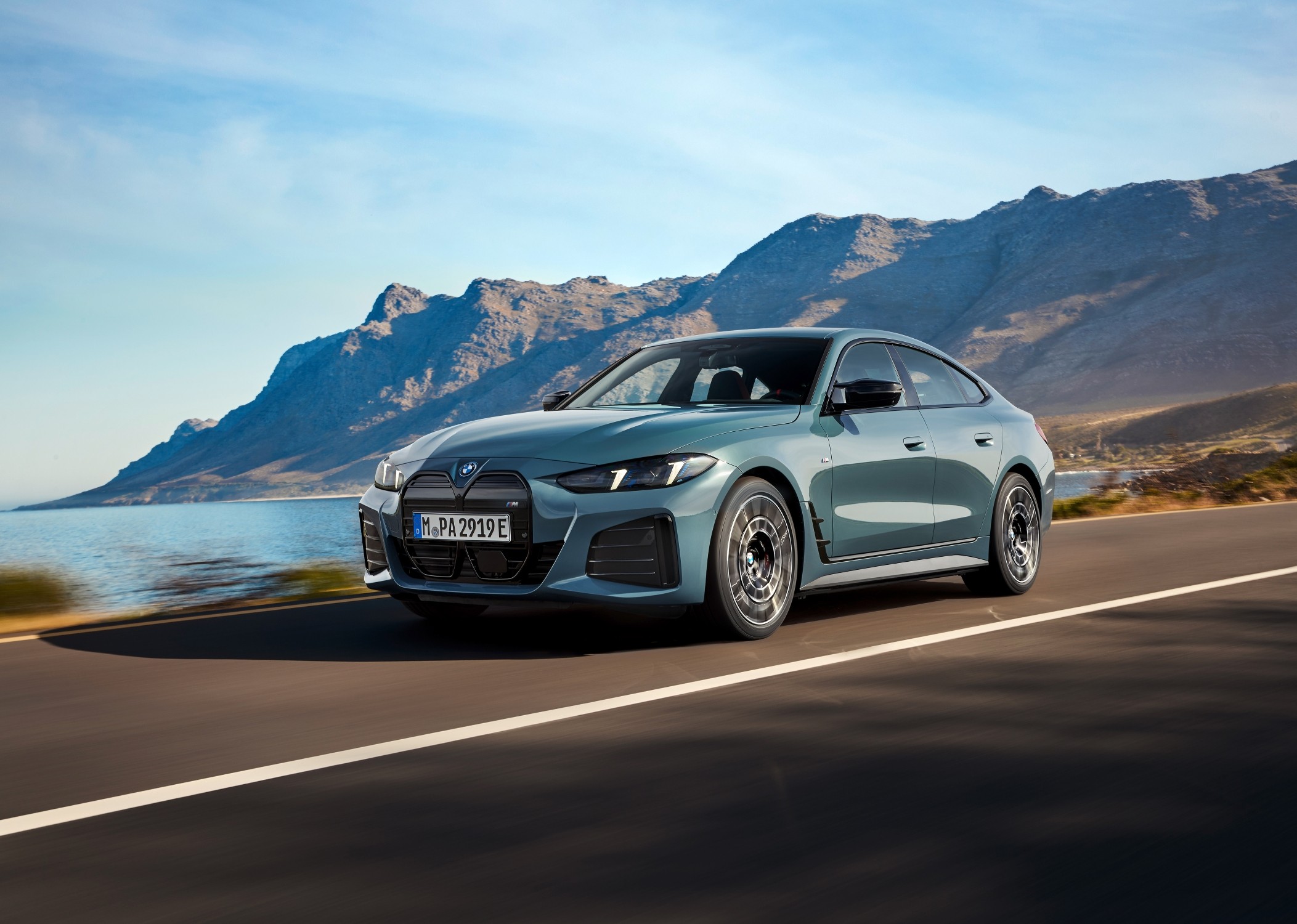 BMW i4 — imagem 1 de 2