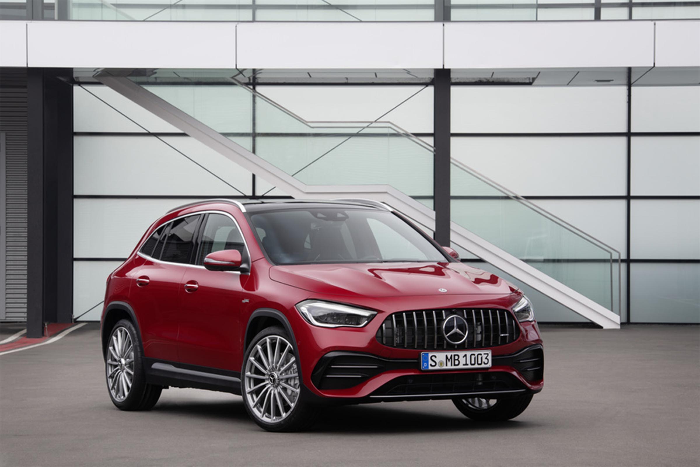 Mercedes-Benz AMG GLA — imagem 1 de 2