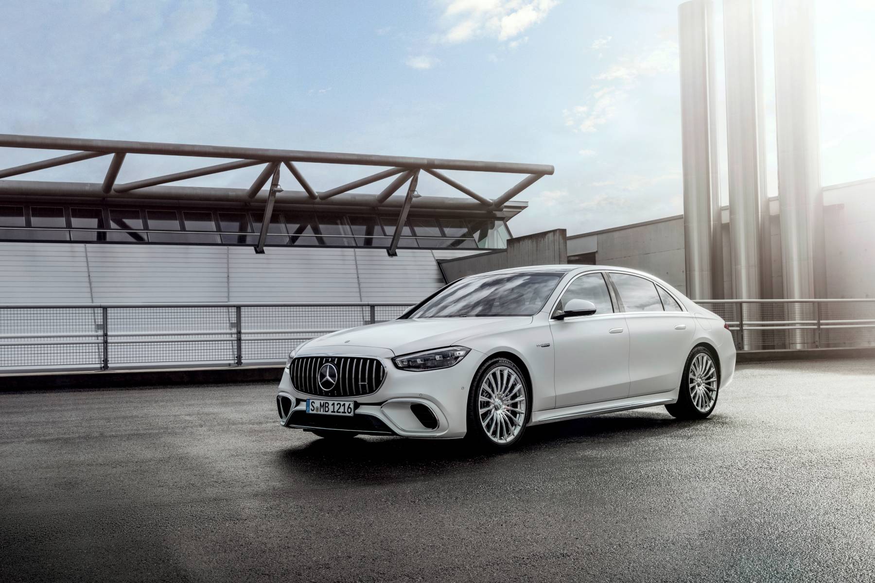 Mercedes-Benz AMG S 63 E Performance — imagem 1 de 2