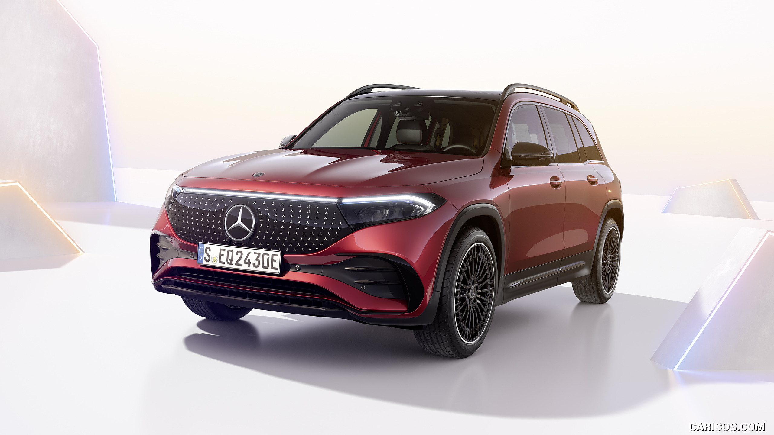 Mercedes-Benz EQB — imagem 1 de 2